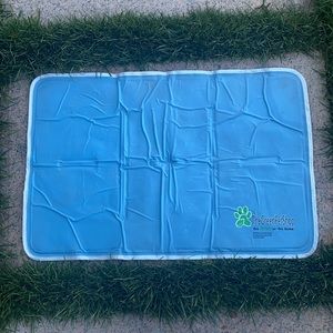 The green pet shop cooling Matt